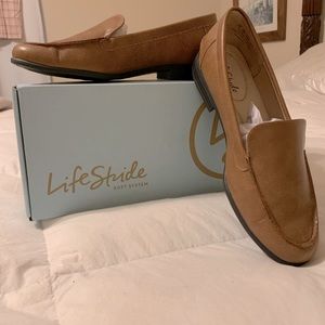 Life Stride Women’s Loafer.  Caramel colored.  Size 8.  NIB.